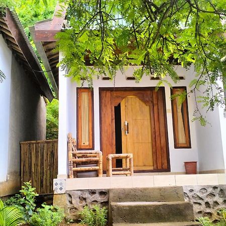 Diki Bungalows Kuta  Dış mekan fotoğraf